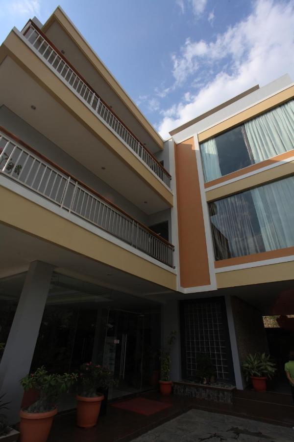Kalton Hotel ลาบวนบาโจ ภายนอก รูปภาพ